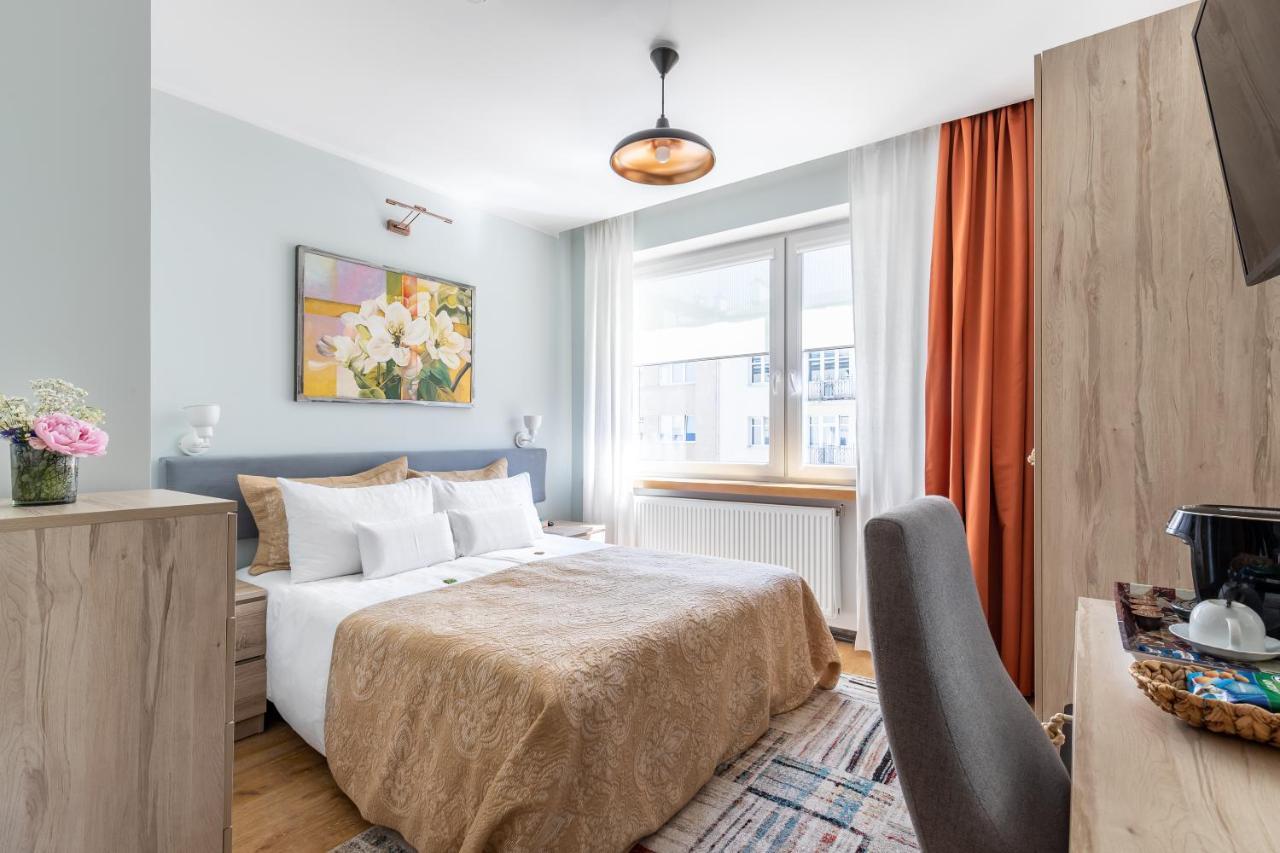 Aparthotel Efekt 72